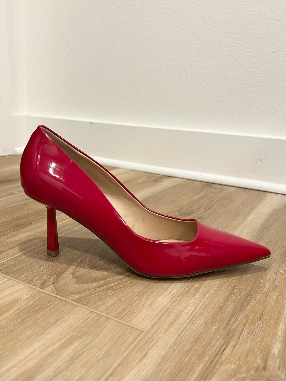 Madden Girl Brynn Red Pointed-Toe Pumps Size 8